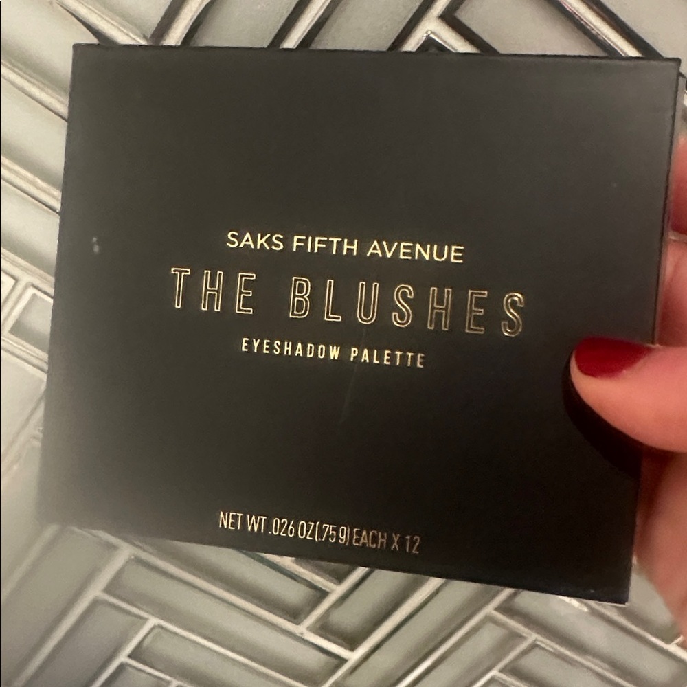 Saks Fifth Avenue Eyeshadow Palette, 12 colors